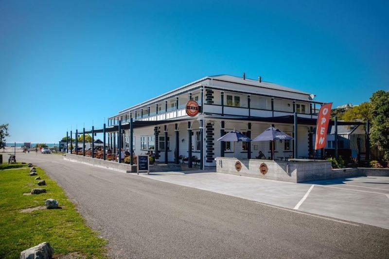 The Pier Hotel Kaikoura Exterior foto